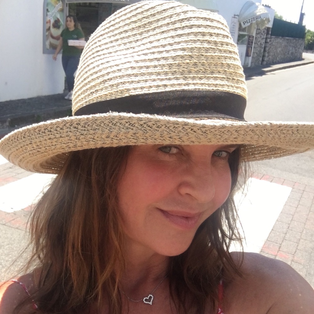Meet your Posher, Adrienne